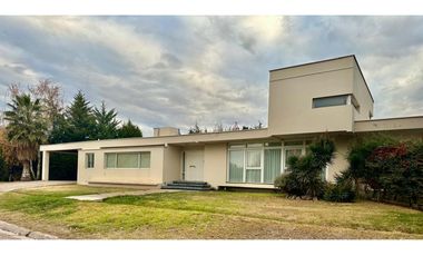 ALQUILA CASA EN VISTALBA COUNTRY - barrio privado