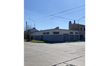 CASA + DEPÓSITO - ESTADO DE ISRAEL Y SAN MARTIN