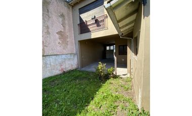 CASA + DEPÓSITO - ESTADO DE ISRAEL Y SAN MARTIN