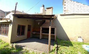 CASA + DEPÓSITO - ESTADO DE ISRAEL Y SAN MARTIN