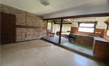 CASA + DEPÓSITO - ESTADO DE ISRAEL Y SAN MARTIN