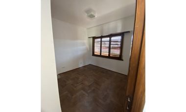 CASA + DEPÓSITO - ESTADO DE ISRAEL Y SAN MARTIN