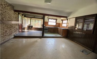 CASA + DEPÓSITO - ESTADO DE ISRAEL Y SAN MARTIN