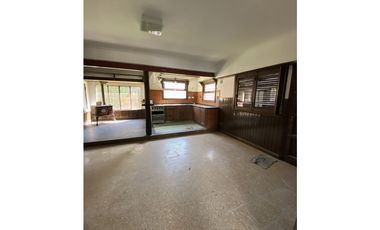 CASA + DEPÓSITO - ESTADO DE ISRAEL Y SAN MARTIN