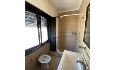 CASA + DEPÓSITO - ESTADO DE ISRAEL Y SAN MARTIN