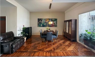 VENTA CASA 6 AMB C/ COCHERA. PUMACAHUA 1000, PARQUE CHACABUCO, CABA