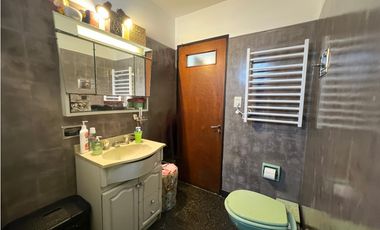 VENTA CASA 6 AMB C/ COCHERA. PUMACAHUA 1000, PARQUE CHACABUCO, CABA