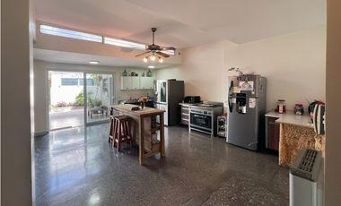 VENTA CASA 6 AMB C/ COCHERA. PUMACAHUA 1000, PARQUE CHACABUCO, CABA