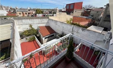 VENTA CASA 6 AMB C/ COCHERA. PUMACAHUA 1000, PARQUE CHACABUCO, CABA