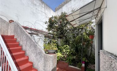 VENTA CASA 6 AMB C/ COCHERA. PUMACAHUA 1000, PARQUE CHACABUCO, CABA