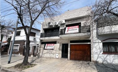 VENTA CASA 6 AMB C/ COCHERA. PUMACAHUA 1000, PARQUE CHACABUCO, CABA