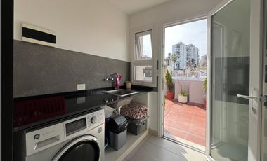 VENTA CASA 6 AMB C/ COCHERA. PUMACAHUA 1000, PARQUE CHACABUCO, CABA