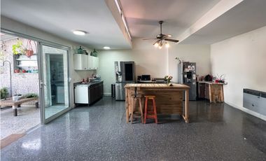 VENTA CASA 6 AMB C/ COCHERA. PUMACAHUA 1000, PARQUE CHACABUCO, CABA