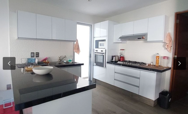 MODERNA CASA ,FRACCIONAMIENTO CON VIGILANCIA EN JIUTEPEC.,4 RECÁMARAS, 4 1/2 BAÑOS