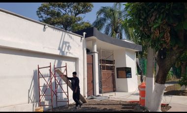 BONITO TERRENO PLANO CON DOBLE FILTRO DE SEGURIDAD EN LOMAS DE CUERNAVACA CON TOMA DE AGUA Y LUZ