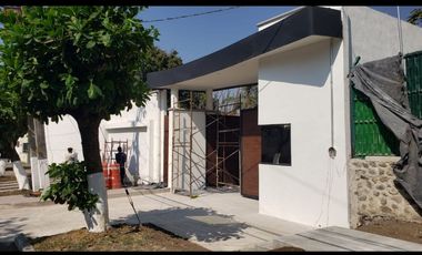 BONITO TERRENO PLANO CON DOBLE FILTRO DE SEGURIDAD EN LOMAS DE CUERNAVACA CON TOMA DE AGUA Y LUZ