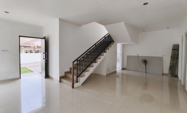 Rumah Hook 2 Lantai 3 Menit ke Gerbang Toll Pesanggrahan Jaksel