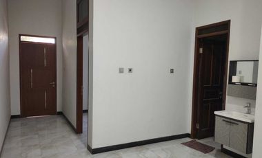 Sumber Sari, Bandung Rumah Bagus 2 Lantai Lokasi Strategis Siap Huni