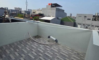 Rumah Baru Taman Ratu 4 Lantai dekat Tanjung Duren Jakarta barat