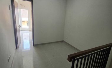 Rumah Baru Taman Ratu 4 Lantai dekat Tanjung Duren Jakarta barat