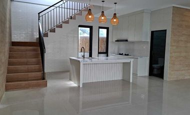 BRAND NEW VILLA JUAL VILLA SIAP HUNI Lokasi kertalangu