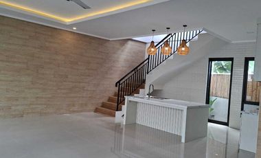 BRAND NEW VILLA JUAL VILLA SIAP HUNI Lokasi kertalangu