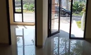 Dijual Rumah American Style di Perumahan Adyna, Tasikmadu Malang