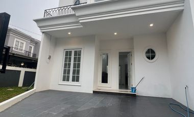 Rumah baru di komplek nyaman dan tidak banjir akses toll Jatiwaringin