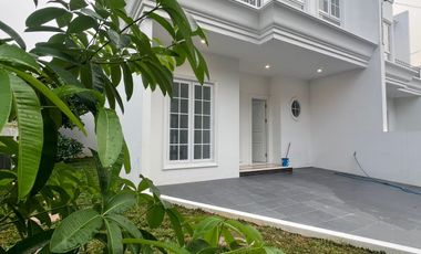 Rumah baru di komplek nyaman dan tidak banjir akses toll Jatiwaringin