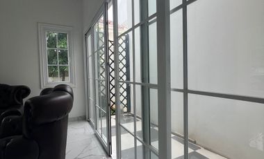 Rumah baru di komplek nyaman dan tidak banjir akses toll Jatiwaringin