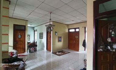 Dijual Rumah Semi Furnished di Jatiwaringin Pondok Gede, Bekasi