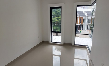 Disewakan Rumah Brand New di Green Park View