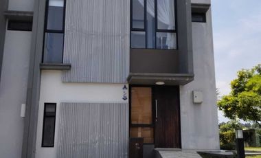 “Perpaduan Alam & Modern: Tempat Tinggal Eksklusif di Pusat Bogor”