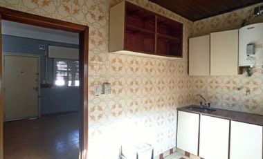 VENTA P.H. 3 AMBIENTES AL FRENTE. APTO CREDITO, LANUS  O.