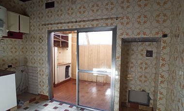 VENTA P.H. 3 AMBIENTES AL FRENTE. APTO CREDITO, LANUS  O.