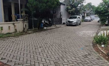 Dijual Rumah Hook Hitung Tanah di Komplek Arcadia, Tangerang