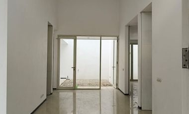 Sewa rumah citraland golf avenue semi furnish surabaya