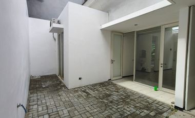 Sewa rumah citraland golf avenue semi furnish surabaya