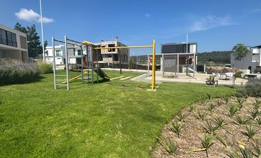 Terreno En Venta En Los Robles Residencial