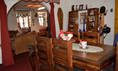 CASA EN VENTA / 3 DORM-2BAÑOS / PRECIOSO JARDÍN