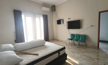 Rumah Mewah Luas Furnish ada Kolam Renang Ring 1 Kota Solo