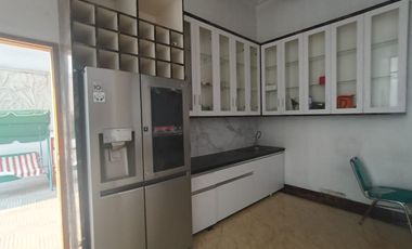 Rumah Mewah Luas Furnish ada Kolam Renang Ring 1 Kota Solo