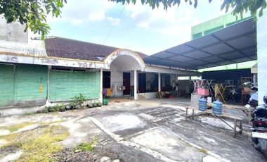 rumah murah luas bonus gudang dan kos dekat pasar klewer pgs kustati