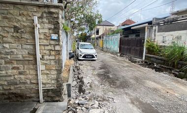 Rumah 2lt 150m2 kaw elit pusat kota gatsu tengah jl6mtr garase 2mobil