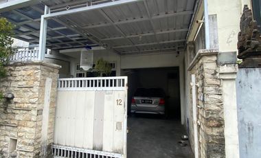 Rumah 2lt 150m2 kaw elit pusat kota gatsu tengah jl6mtr garase 2mobil