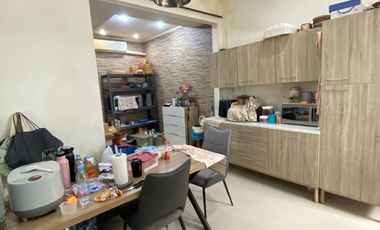 Rumah 2lt 150m2 kaw elit pusat kota gatsu tengah jl6mtr garase 2mobil