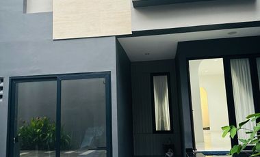 Dijual Cepat Townhouse di Kebon Jeruk, carport 5-6 mobil.Jakarta Barat