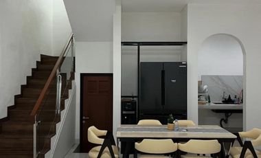 Dijual Cepat Townhouse di Kebon Jeruk, carport 5-6 mobil.Jakarta Barat