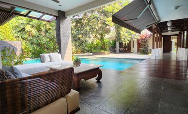 Dijual Rumah Mewah Seperti Villa  di tengah pusat Bisnis Cilandak