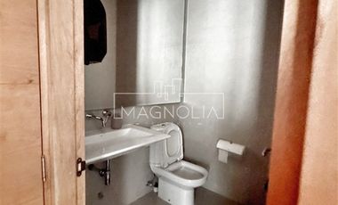 Oficina en Arriendo en A pasos del Metro El Golf